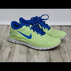 Nike women’s gym shoes